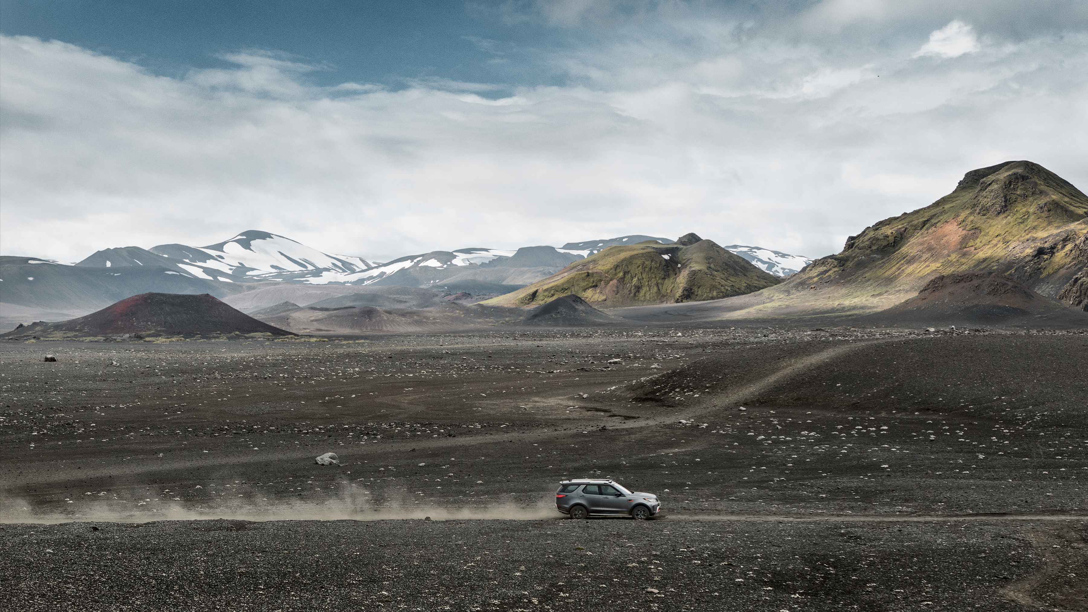 Trigger Shoots Land Rover Discovery Iceland photoshoot
